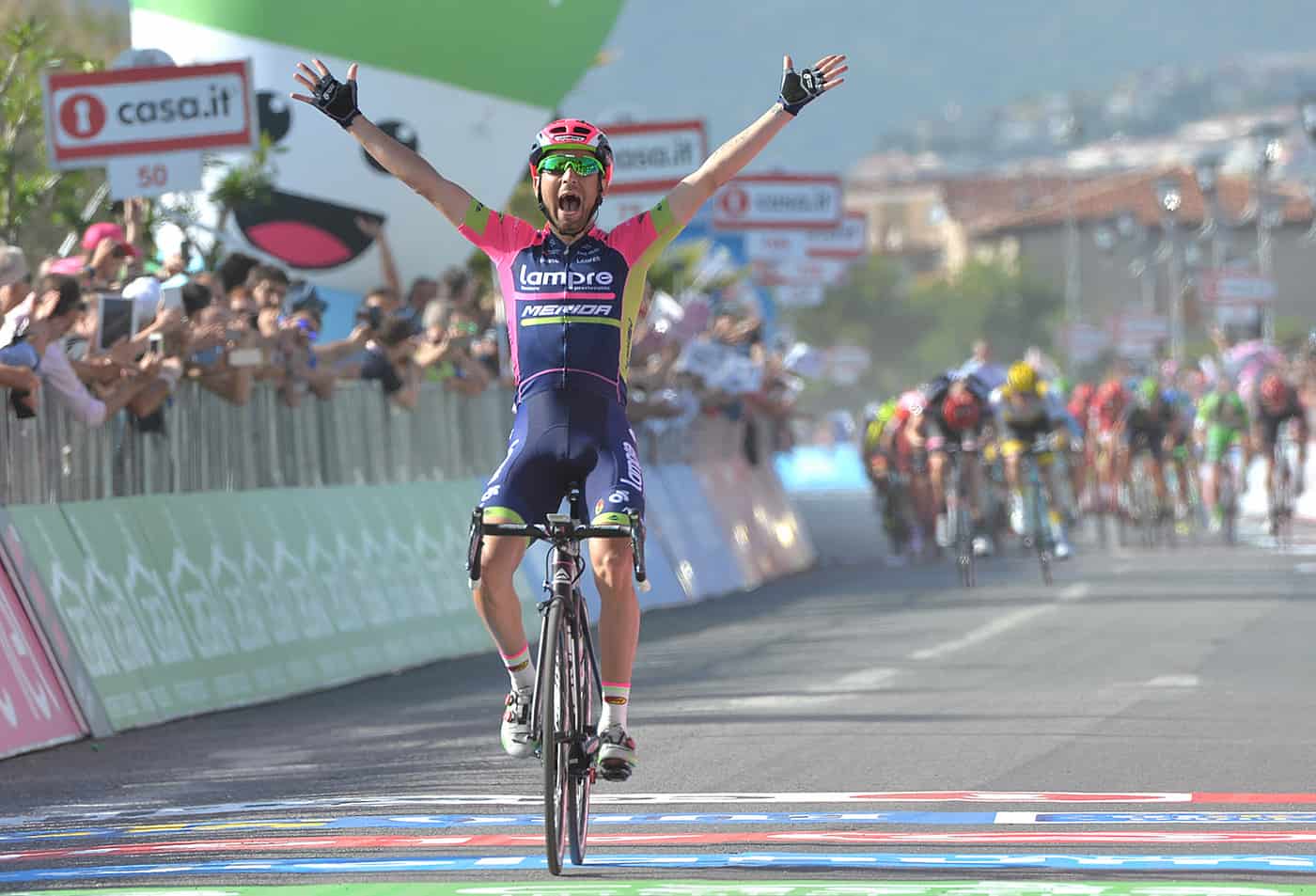 Diego Ulisssi of Lampre Merida win the fourth stage of the Giro d'Italia 2016, from Catanzaro to Praia a Mare (CS) km 200, in Praia a Mare (CS), Italy, 10 May 2016 ANSA/LUCA ZENNARO
