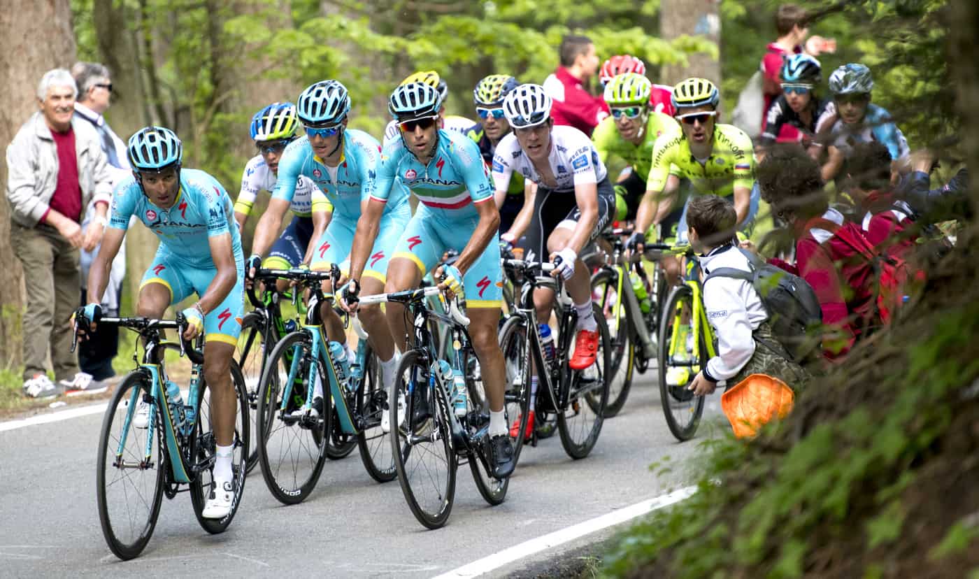 Italian rider, Vincenzo Nibali of Astana Pro team on the way of the 10th stage of Giro dÕItalia cycling race from Campi Bisenzio to Sestola, 17 May 2016. ANSA/CLAUDIO PERI