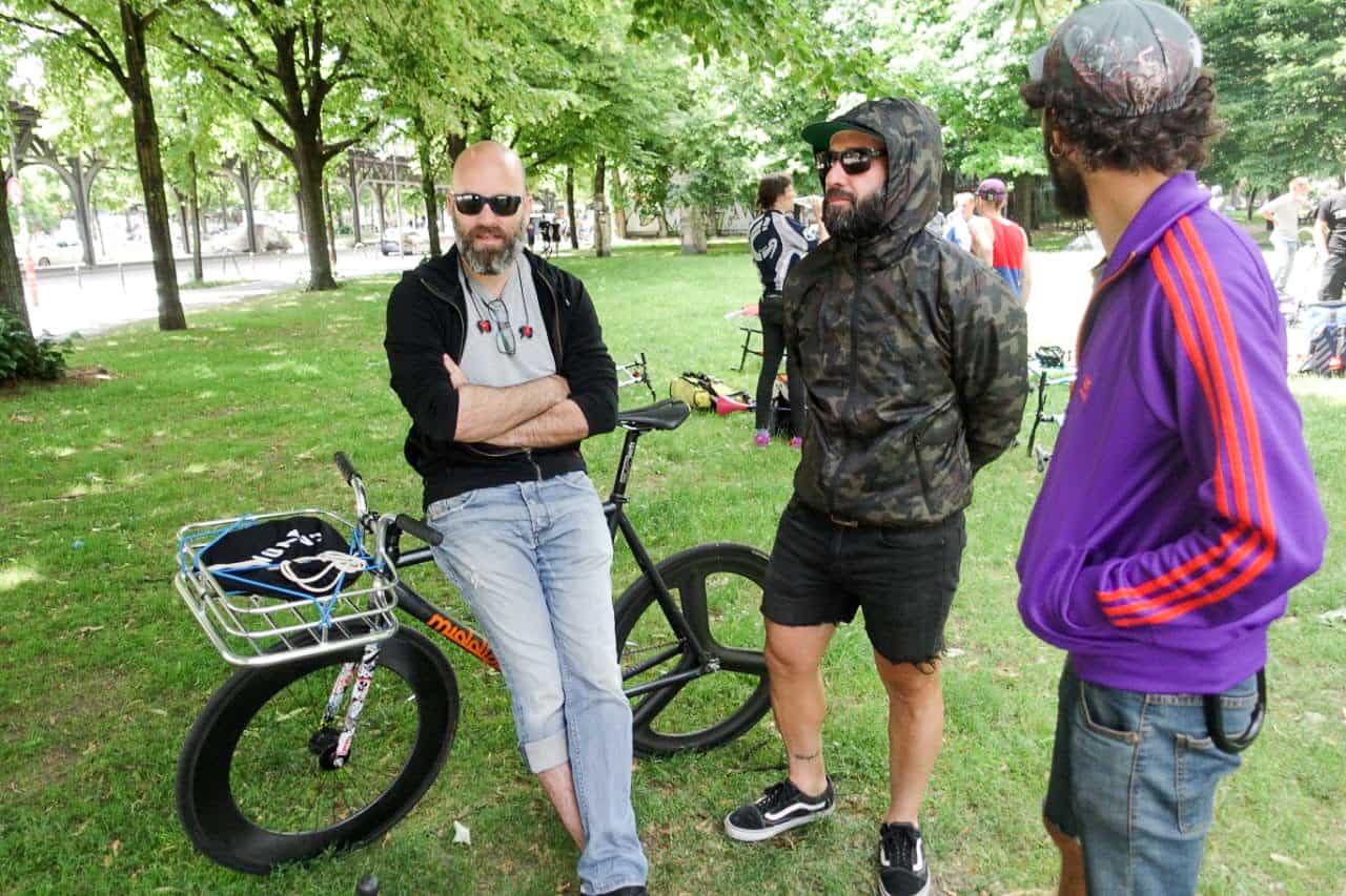 פוגשים את רם באחד הפארקים של ברלין, חבר מישראל שנטש לברלין וגם השתתף בתחרות. צילום: אלכס ליברמן.